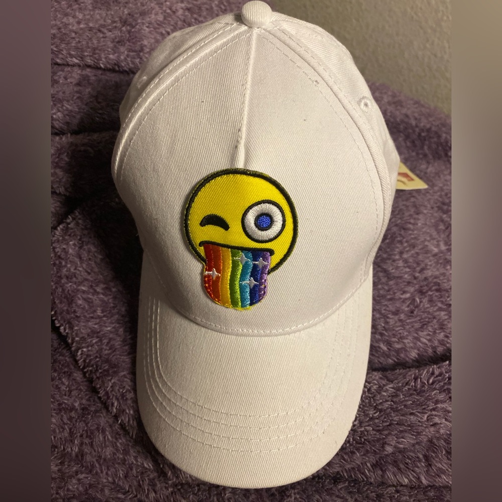 Butter Smiley white cap